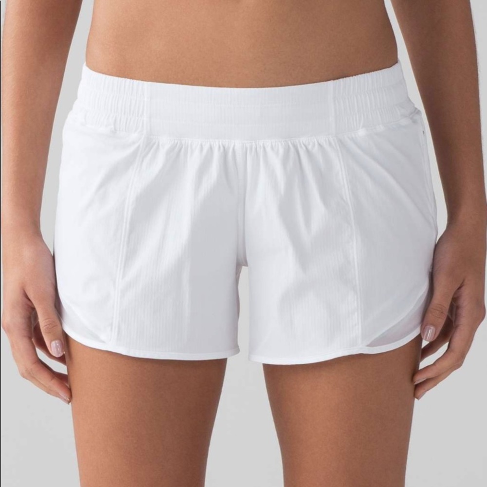 Lulu lemon 4” hotty hot shorts in white